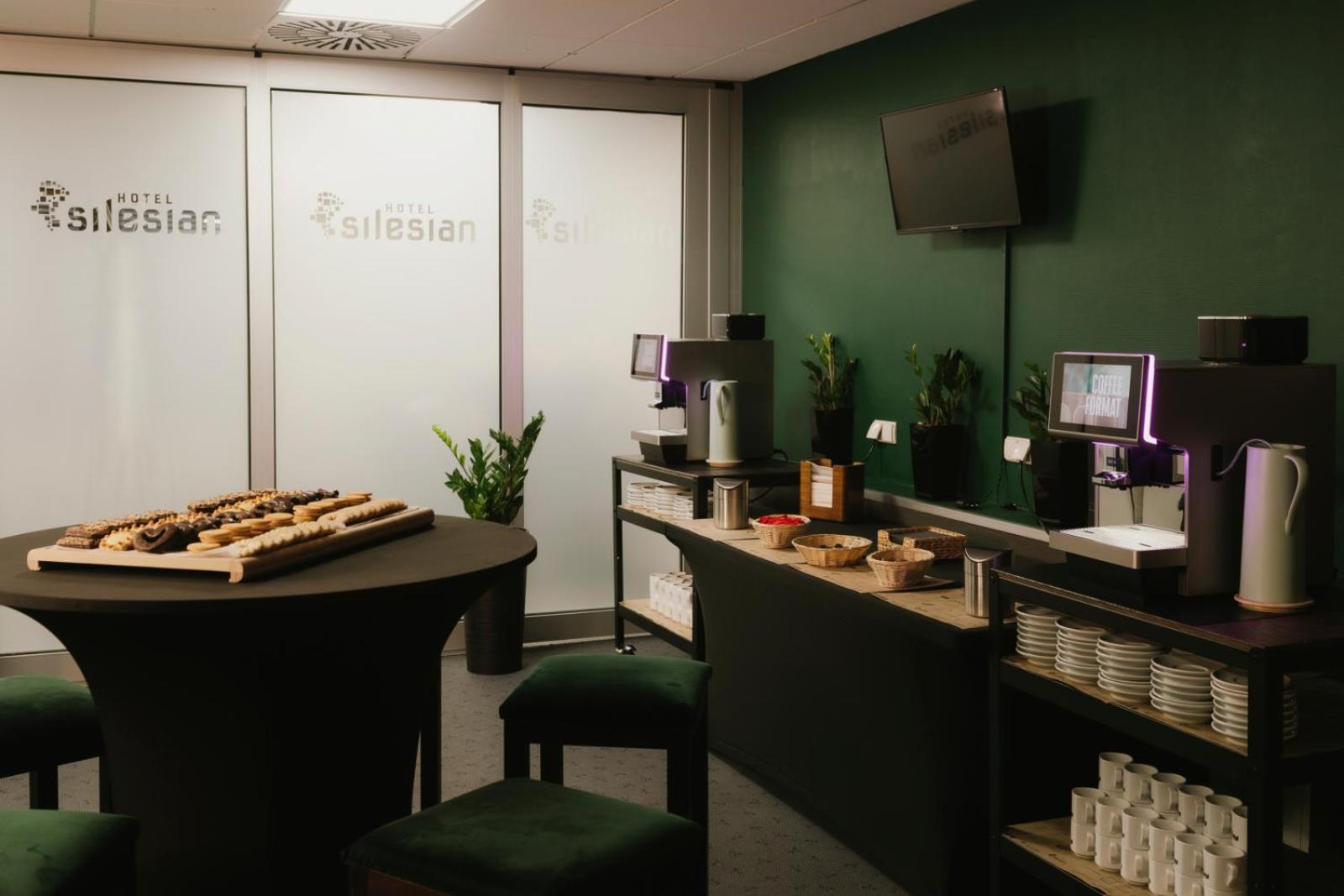 西里西亚品质酒店 卡托维兹 外观 照片